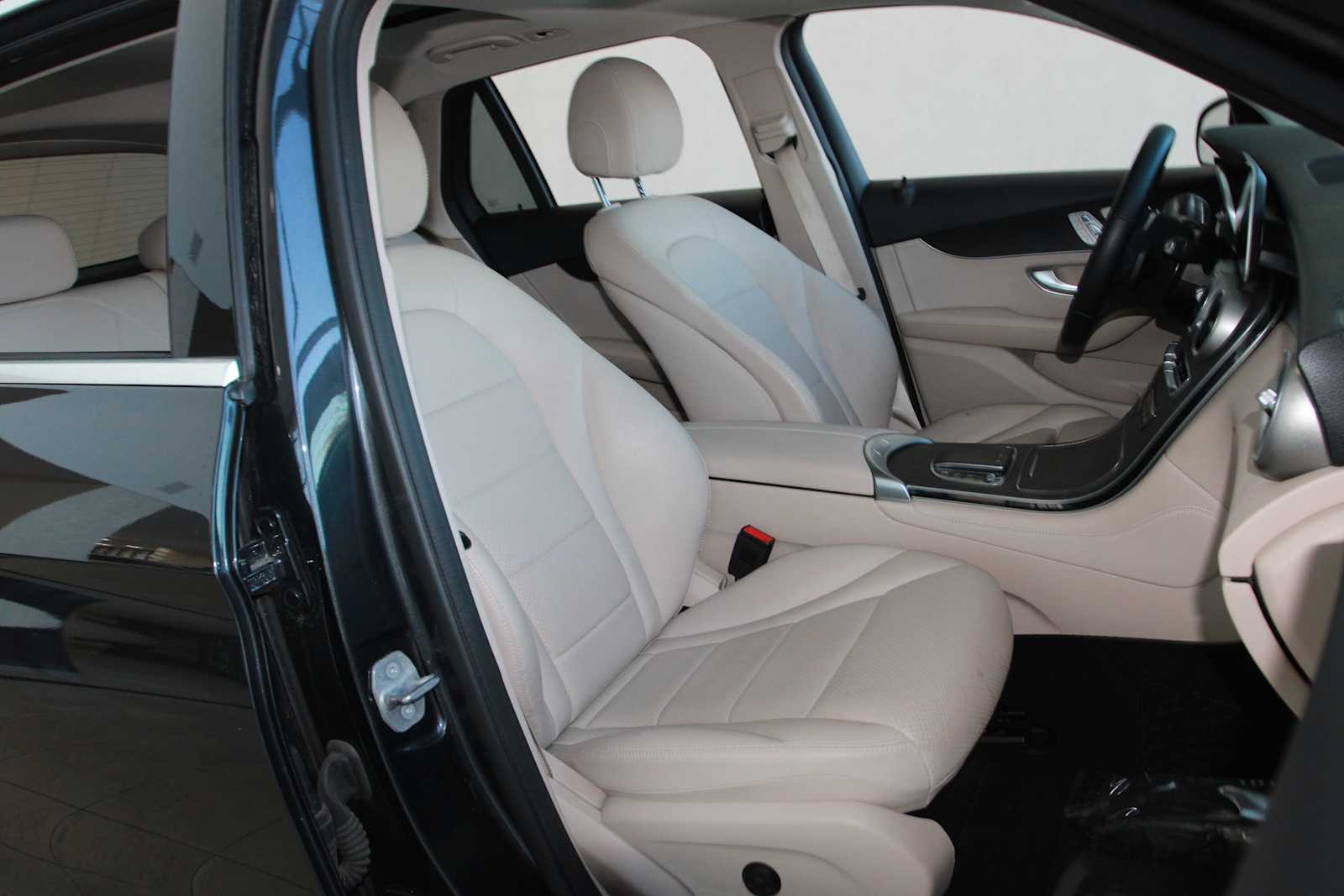 used 2020 Mercedes-Benz GLC 300 car, priced at $20,497