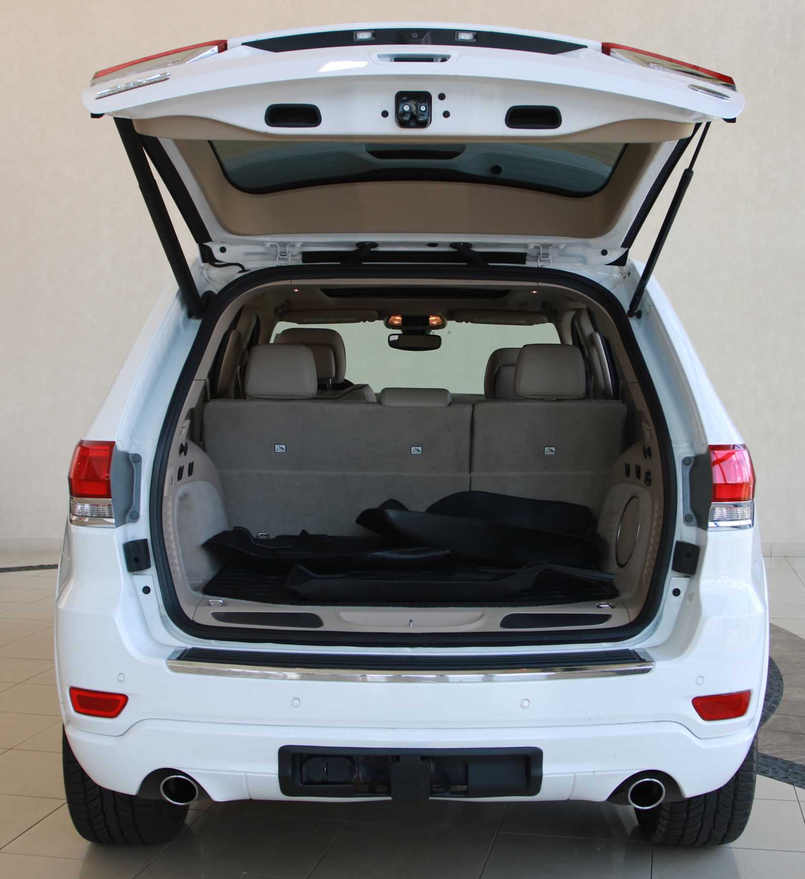 used 2020 Jeep Grand Cherokee car, priced at $18,497