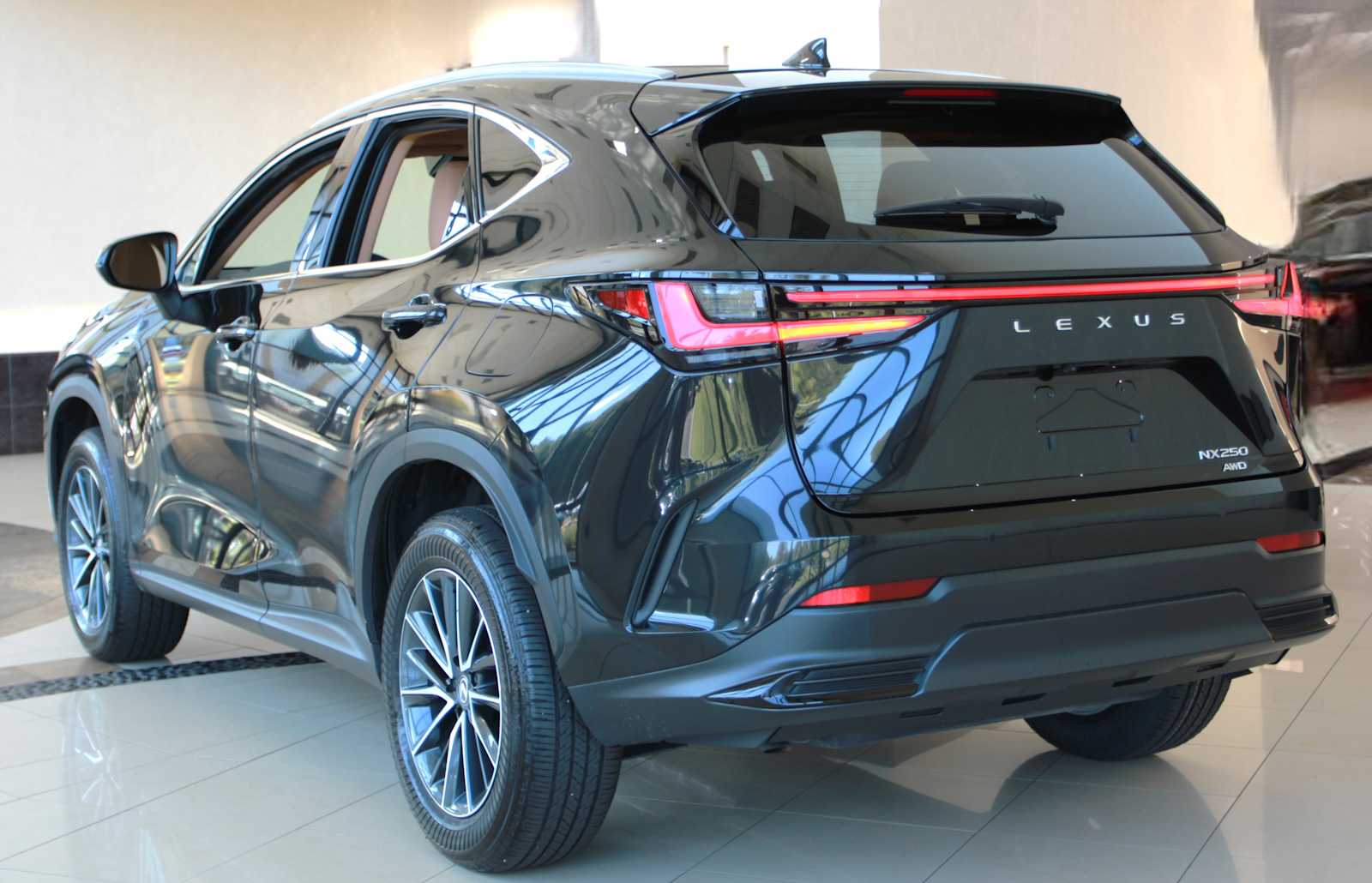 2025 Lexus NX 250 Premium photo 3