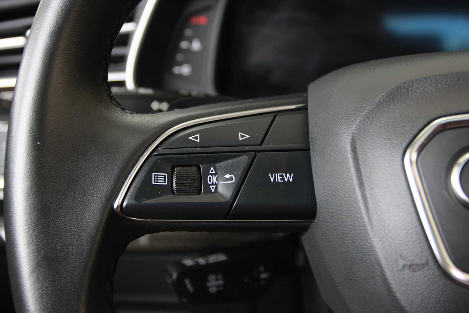 used 2023 Audi Q7 car, priced at $38,497