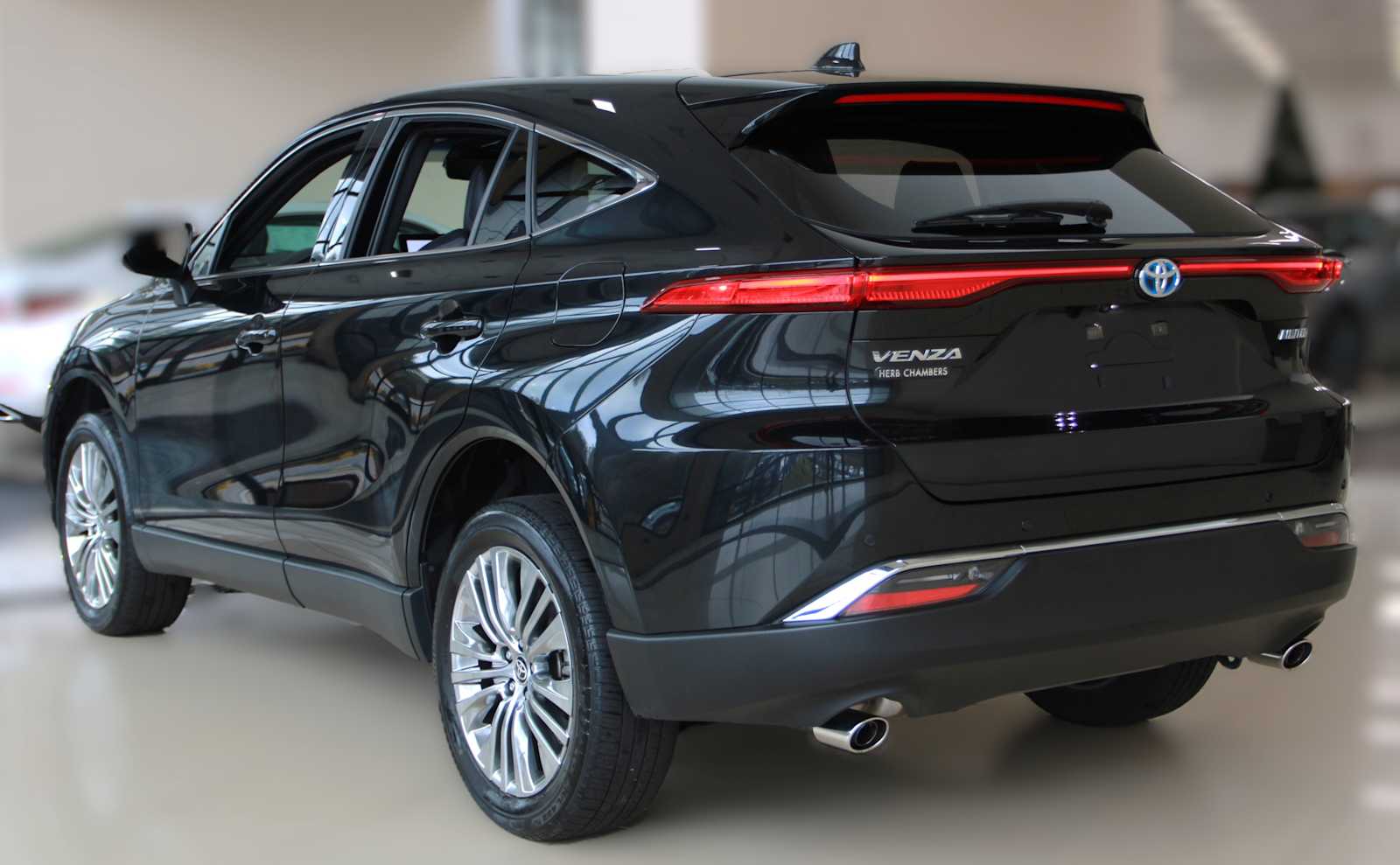 2023 Toyota Venza Limited photo 3