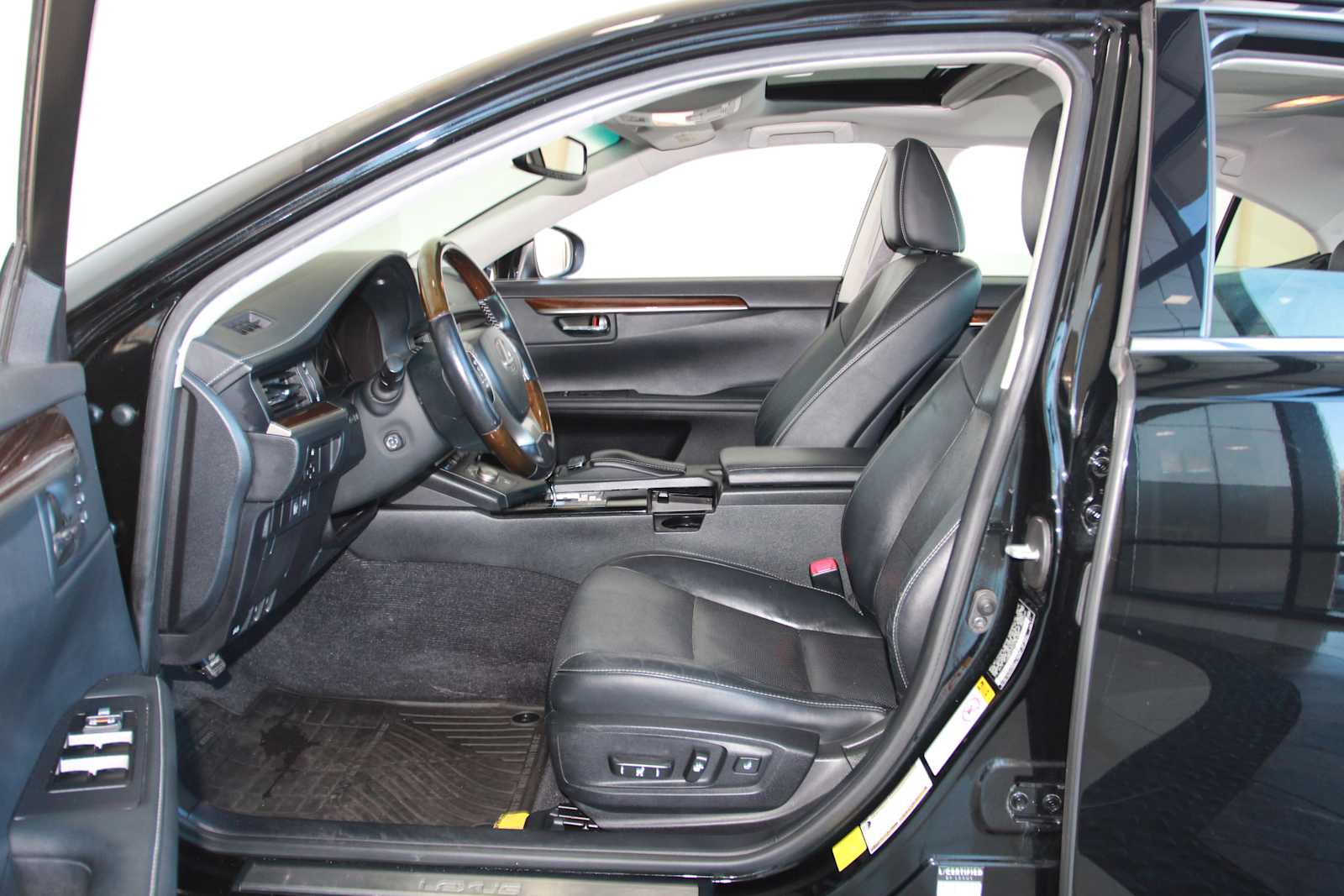 used 2015 Lexus ES 350 car, priced at $17,497