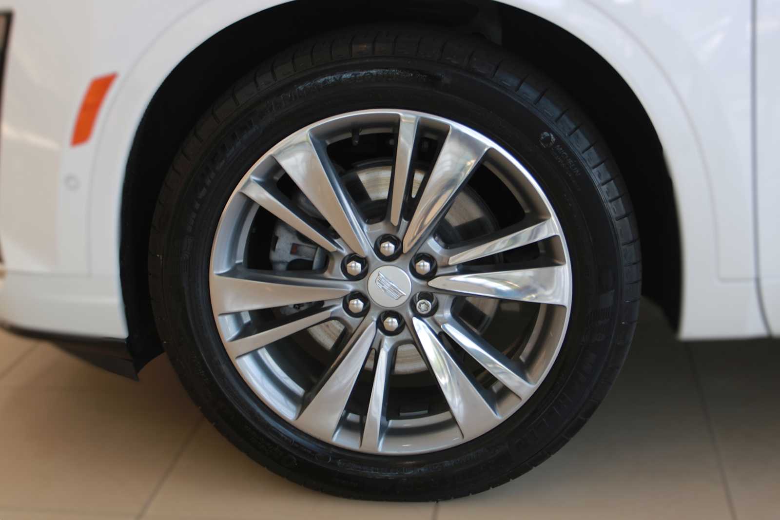 used 2022 Cadillac XT6 car, priced at $31,797