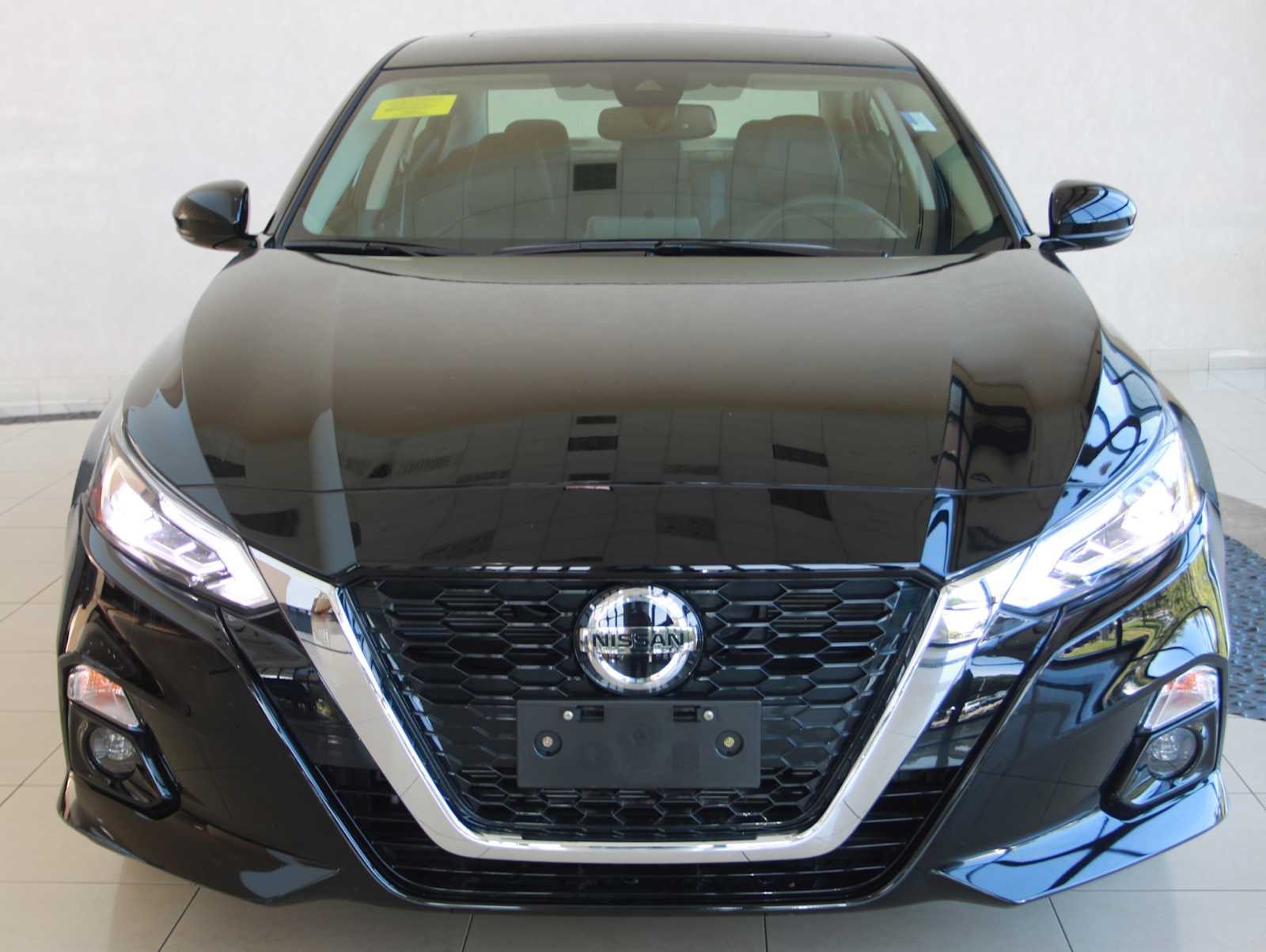 2020 Nissan Altima SV photo 2
