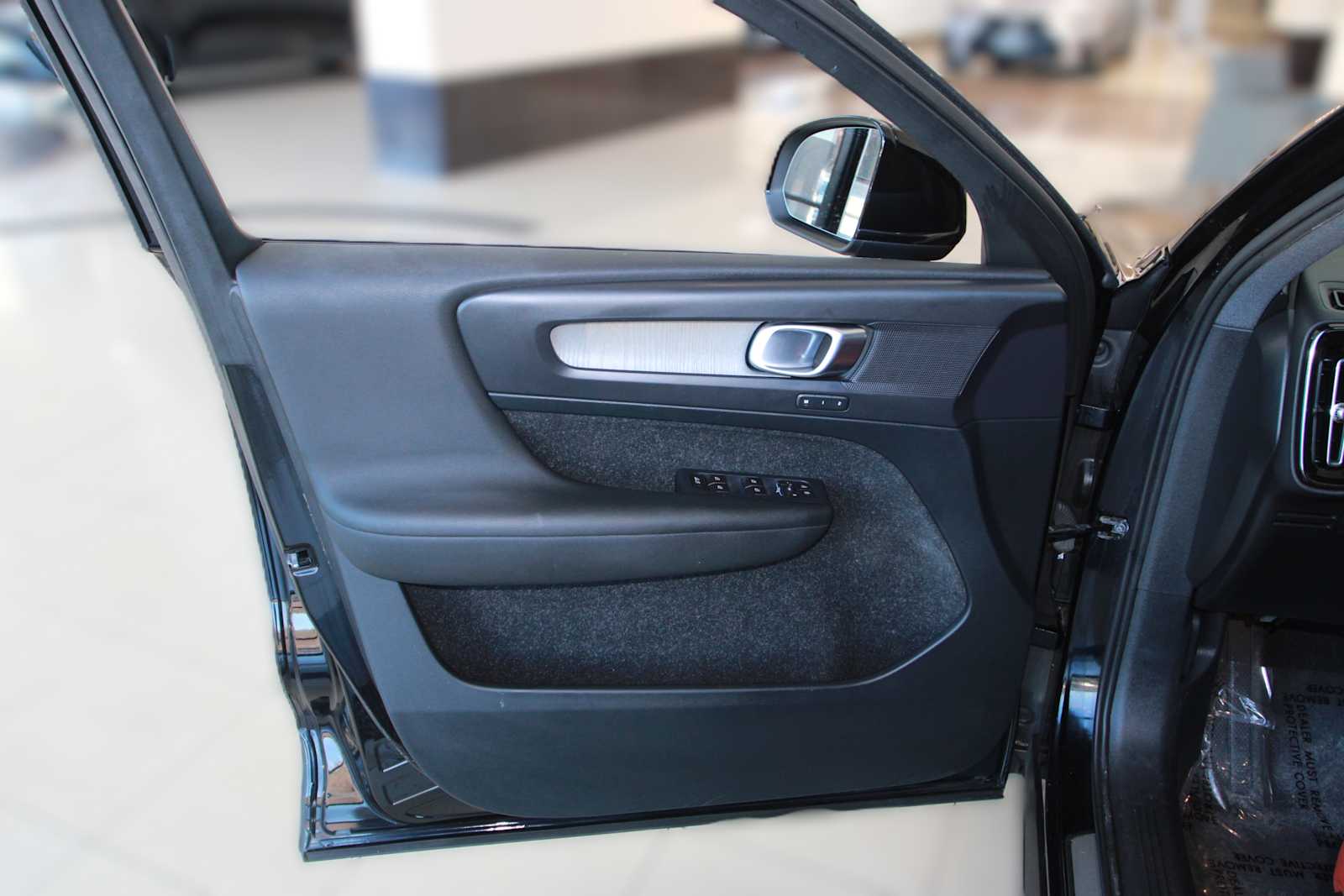 used 2019 Volvo XC40 car, priced at $17,697