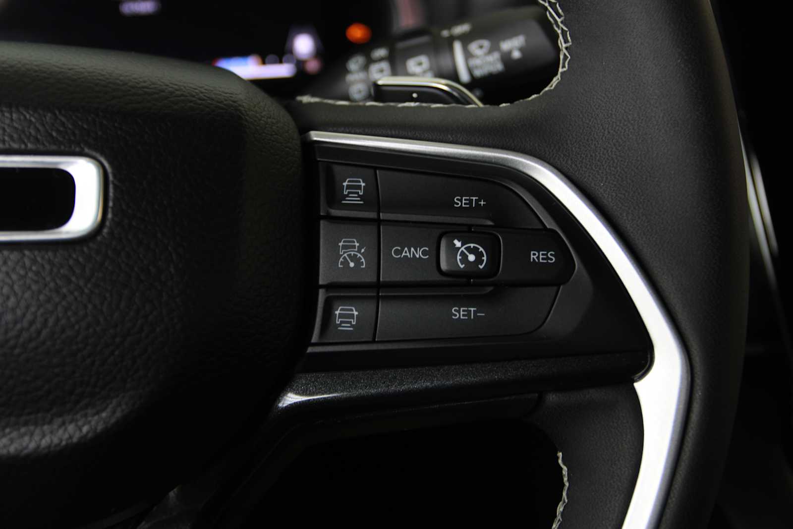 used 2023 Jeep Grand Cherokee car, priced at $30,497