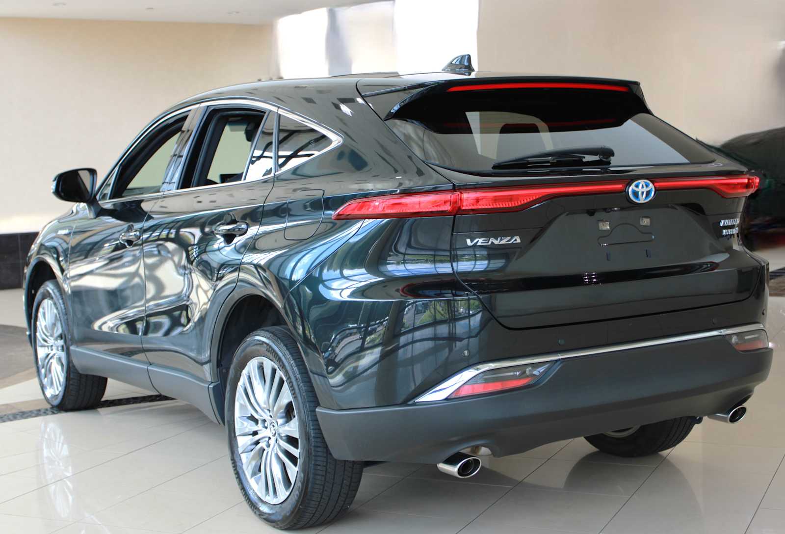 2021 Toyota Venza Limited photo 3