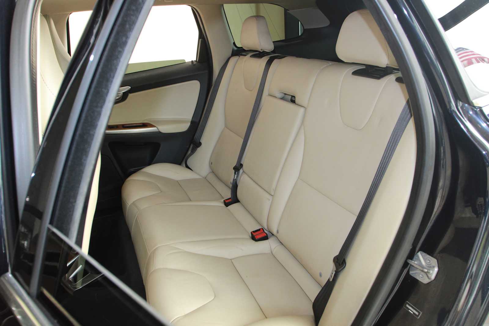 2017 Volvo XC60 25