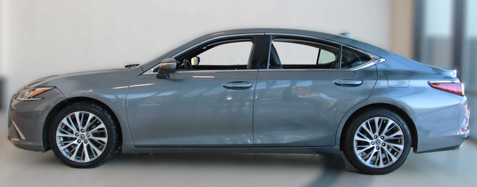 used 2020 Lexus ES 350 car, priced at $33,097