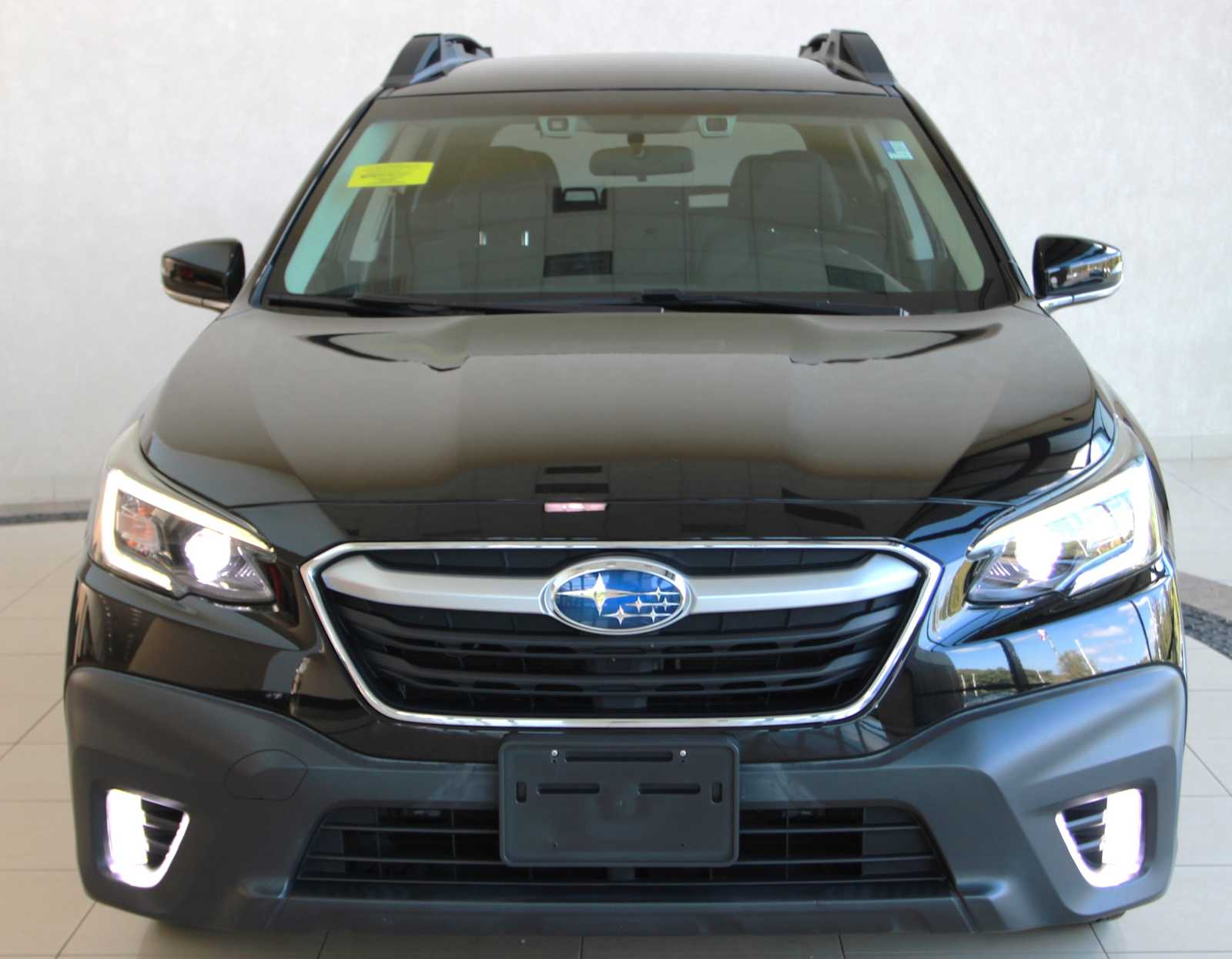 2020 Subaru Outback Premium photo 2