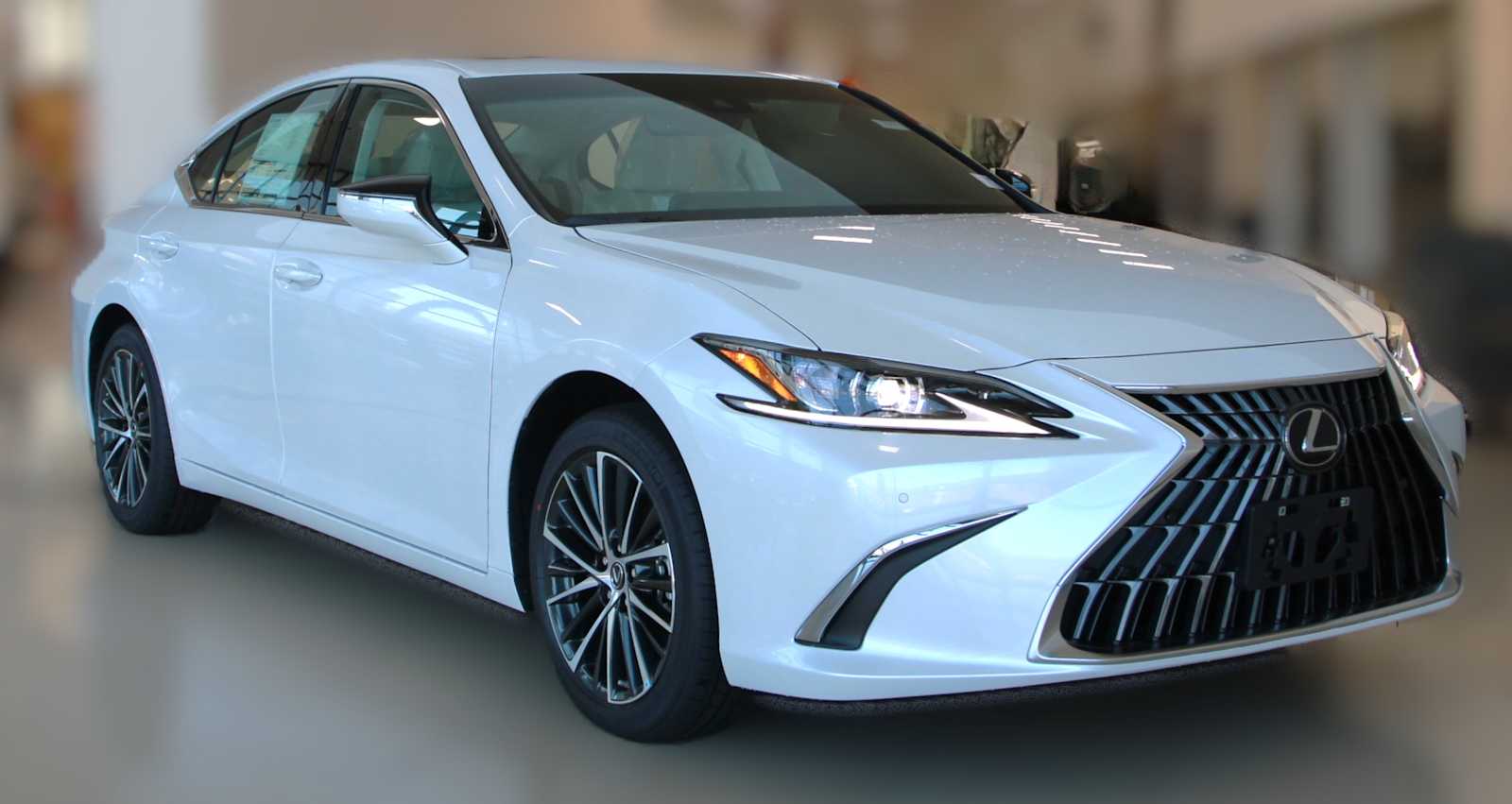 2025 Lexus ES 350's photo