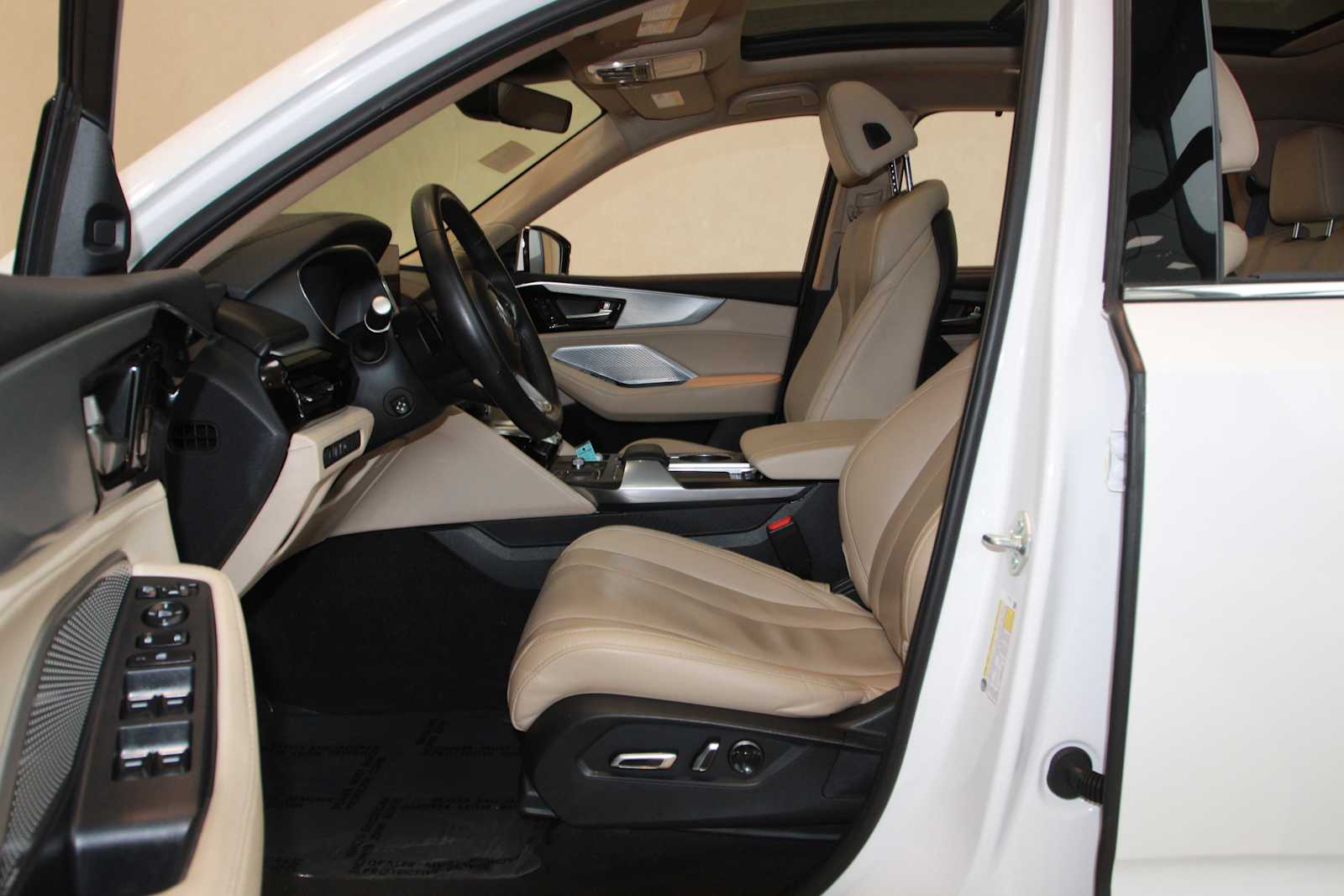 used 2023 Acura MDX car, priced at $37,797