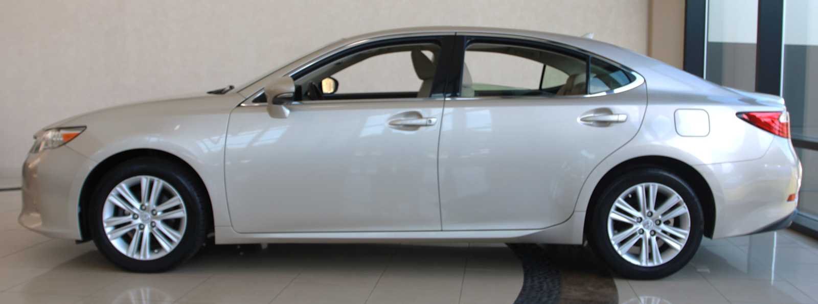 used 2014 Lexus ES 350 car, priced at $17,997