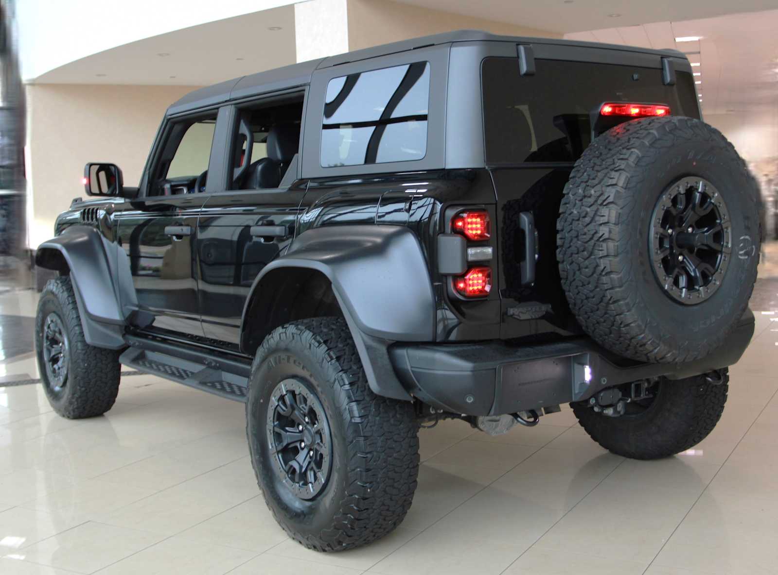 2023 Ford Bronco Raptor photo 3