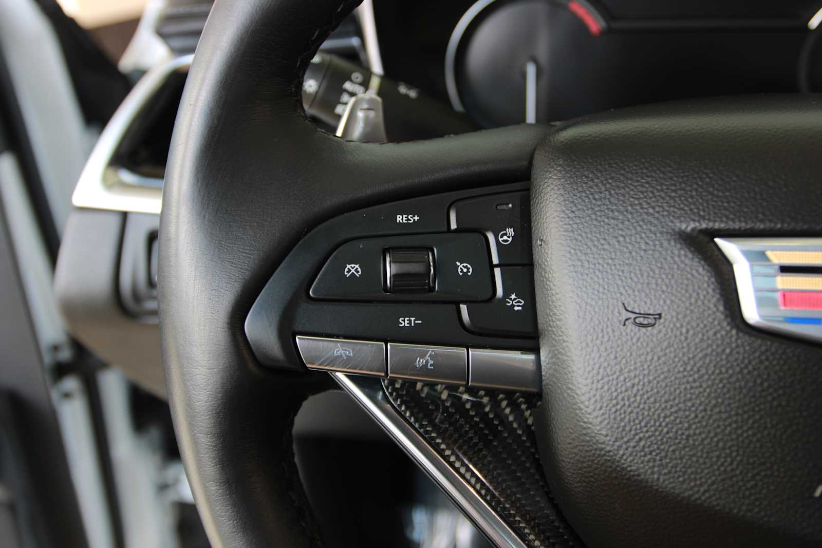used 2023 Cadillac XT6 car, priced at $40,497