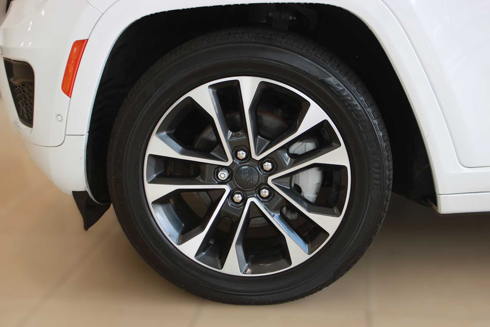 used 2023 Jeep Grand Cherokee car, priced at $36,897