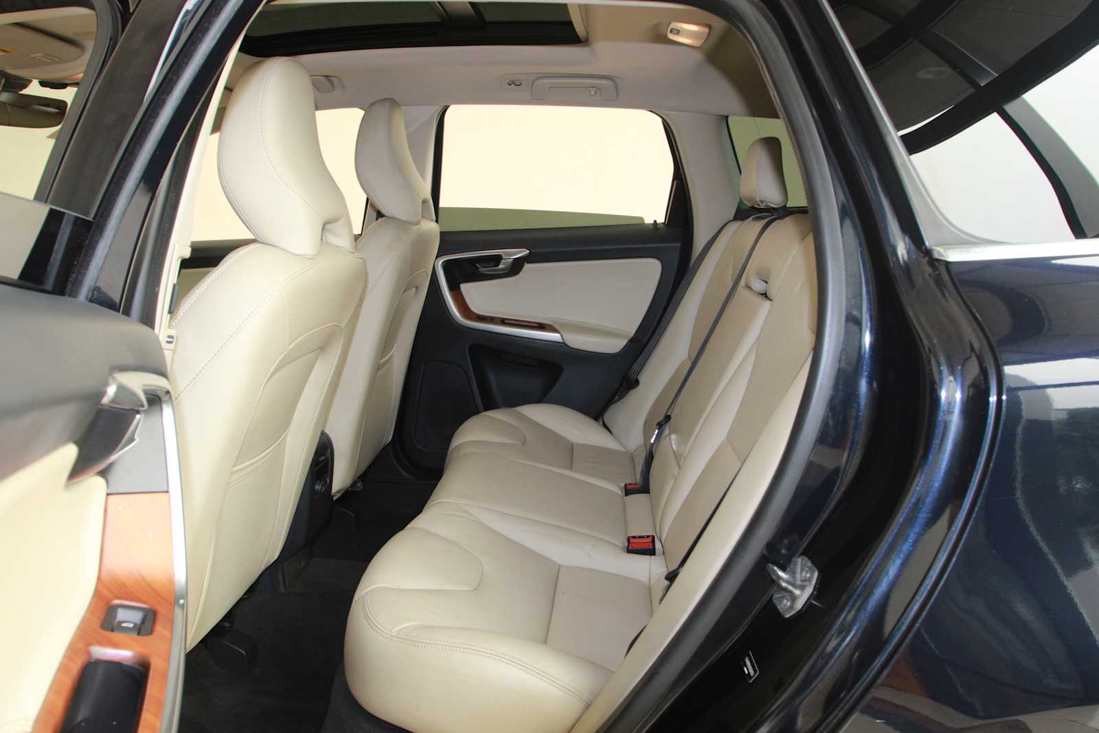 2017 Volvo XC60 24