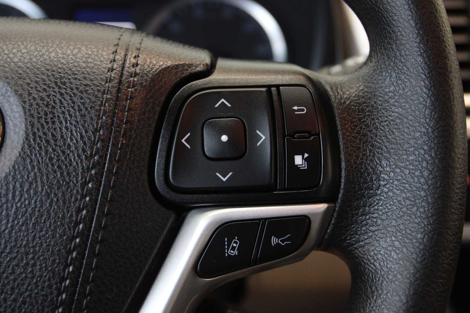 used 2019 Toyota Highlander car, priced at $28,497