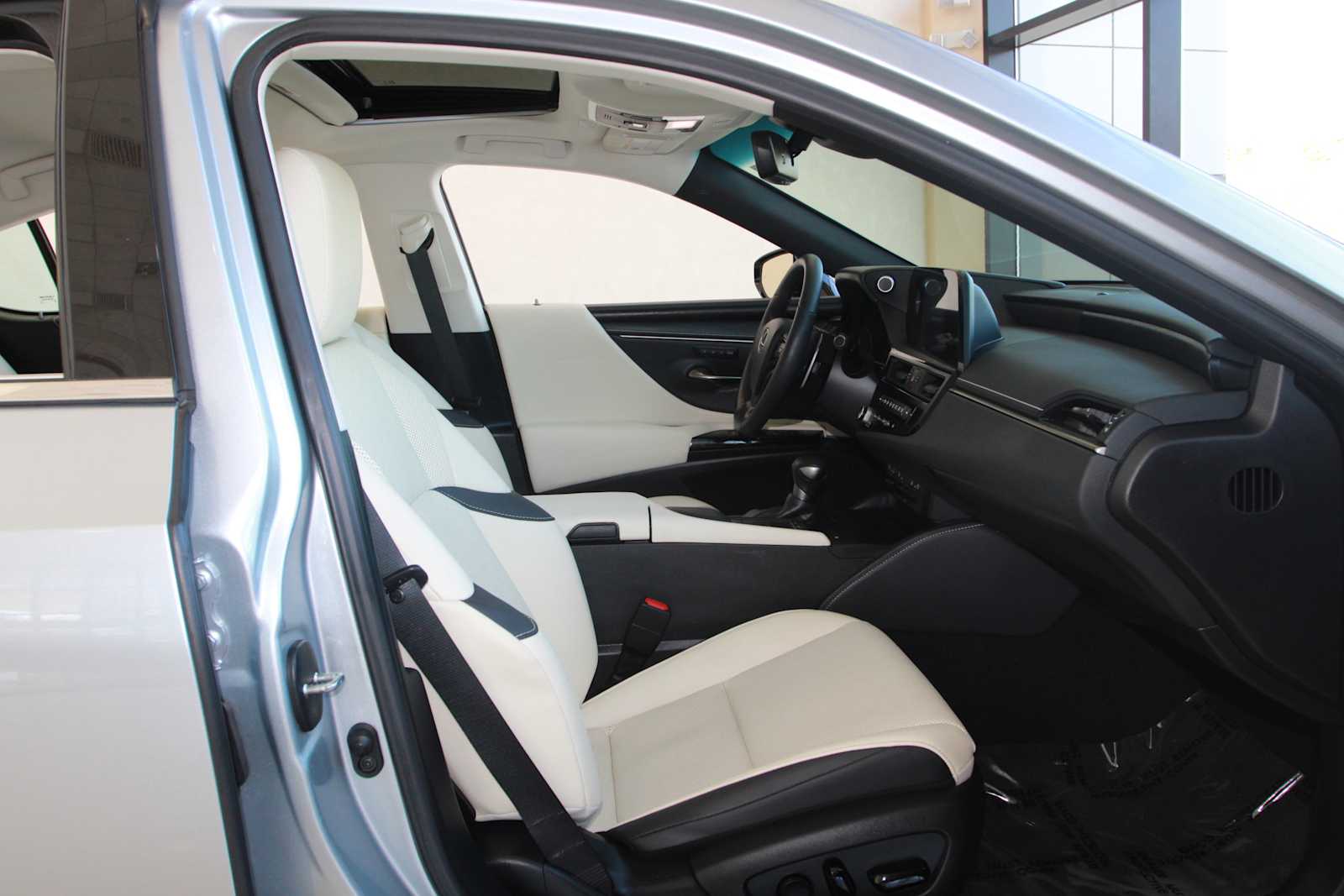 used 2022 Lexus ES 250 car, priced at $35,497