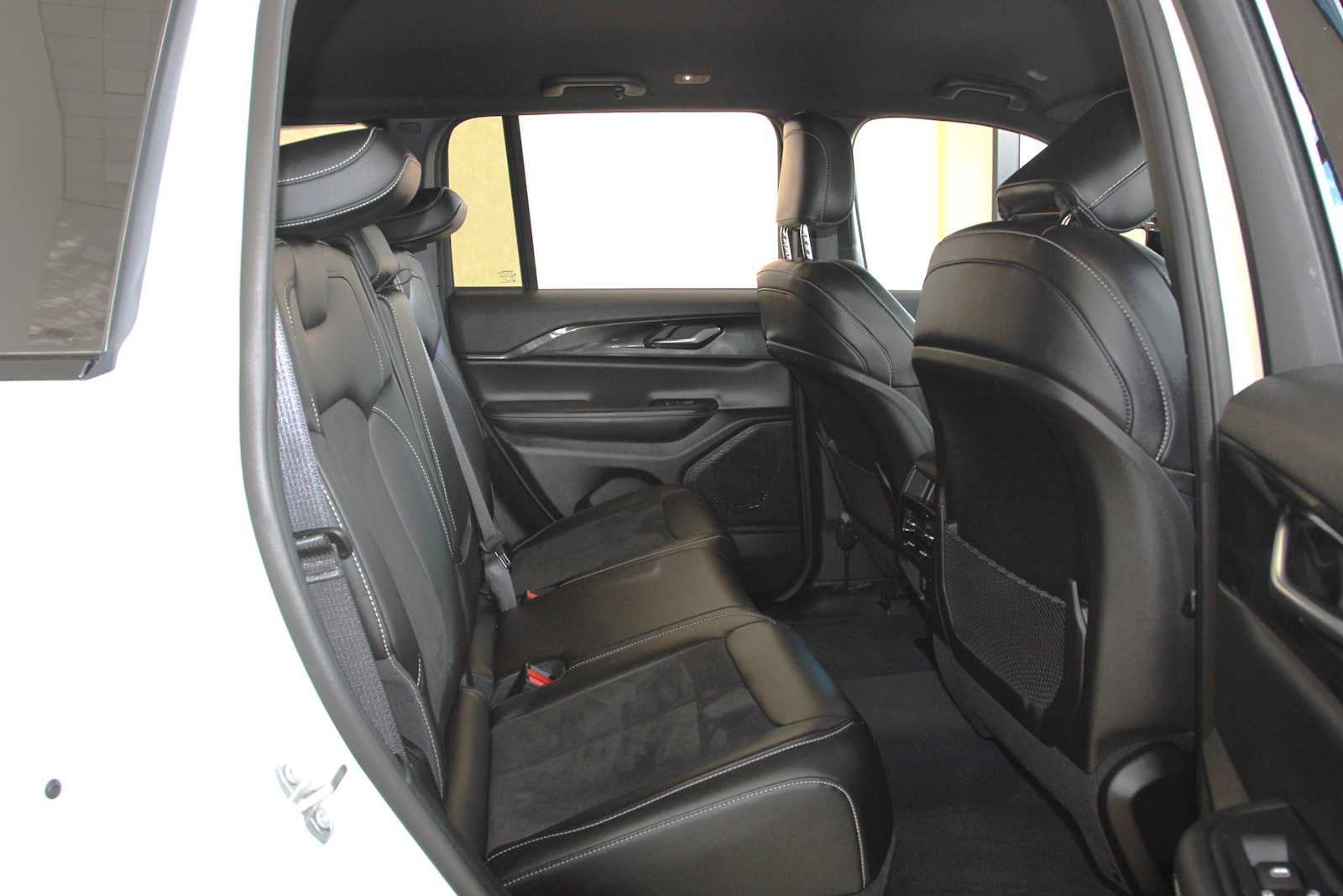 used 2023 Jeep Grand Cherokee car, priced at $30,497