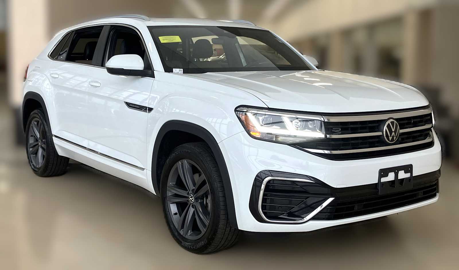 2022 Volkswagen Atlas Cross Sport SEL R-Line