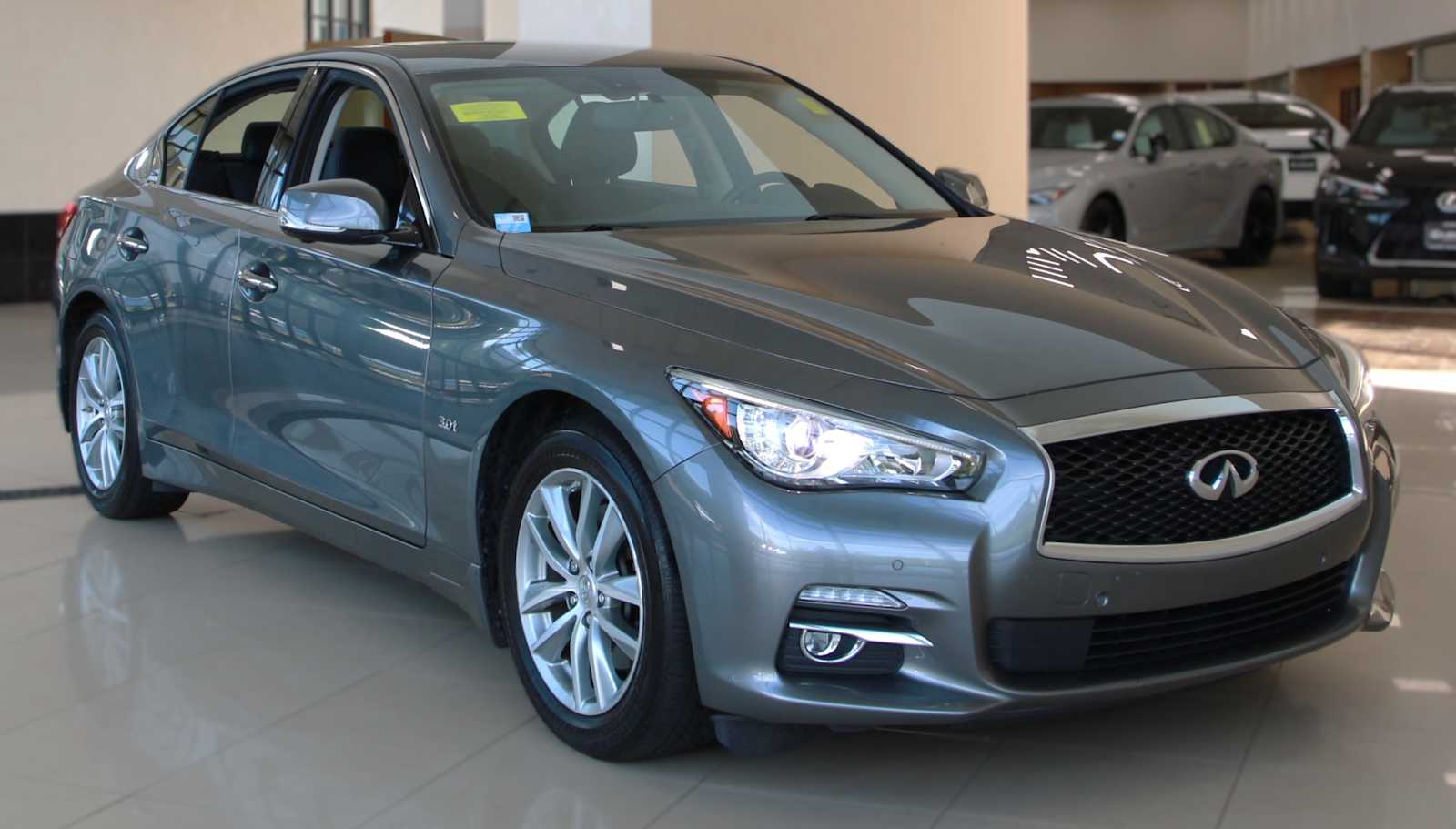 2017 INFINITI Q50