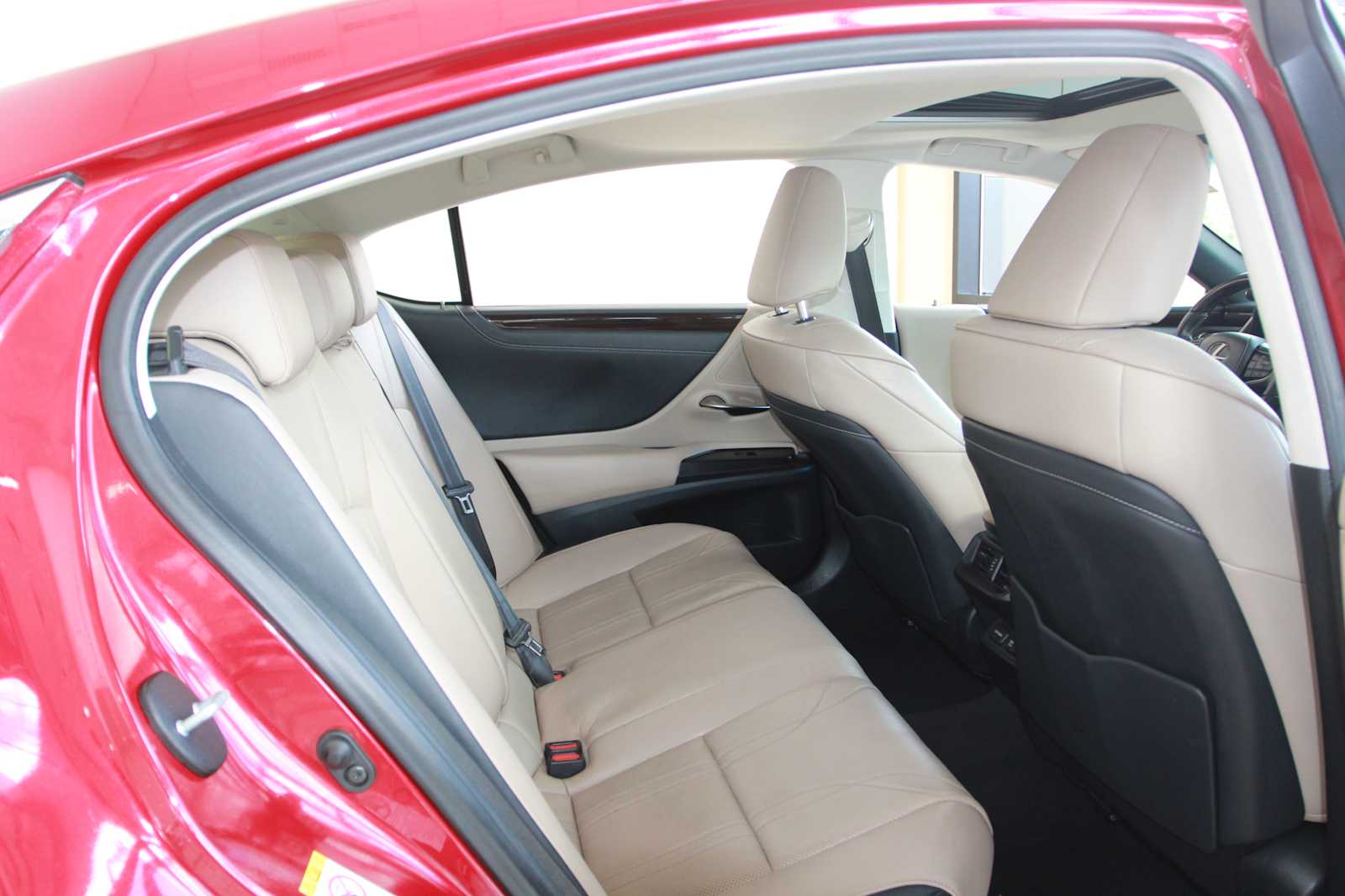 used 2019 Lexus ES 300h car, priced at $23,497