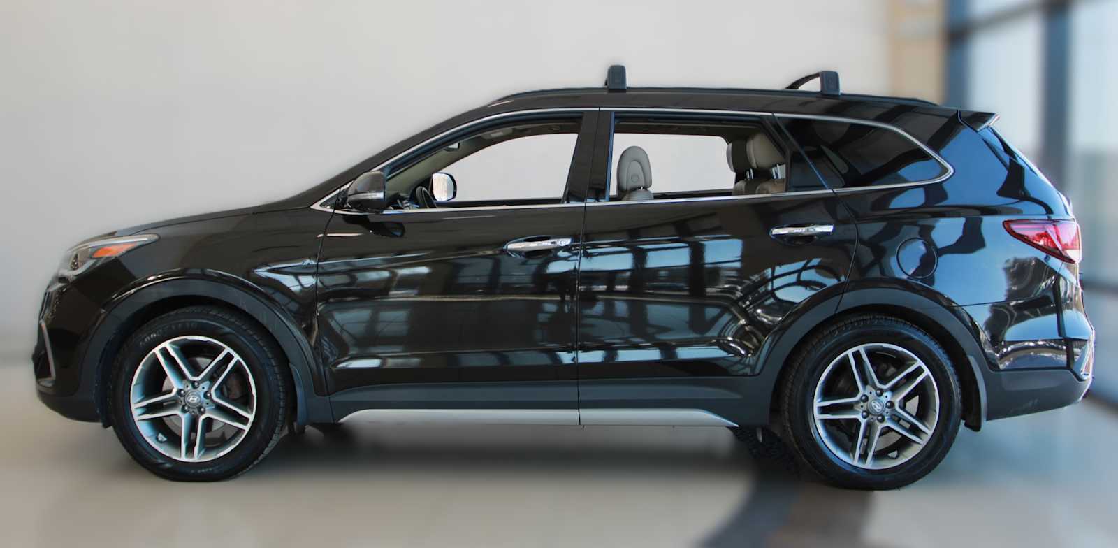 used 2017 Hyundai Santa Fe car, priced at $15,797