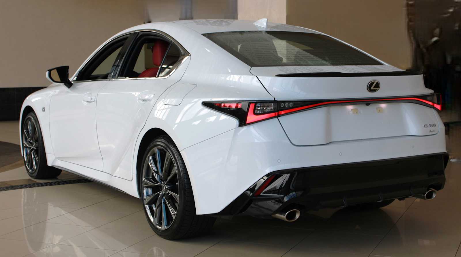 2022 Lexus IS 350 F SPORT photo 3