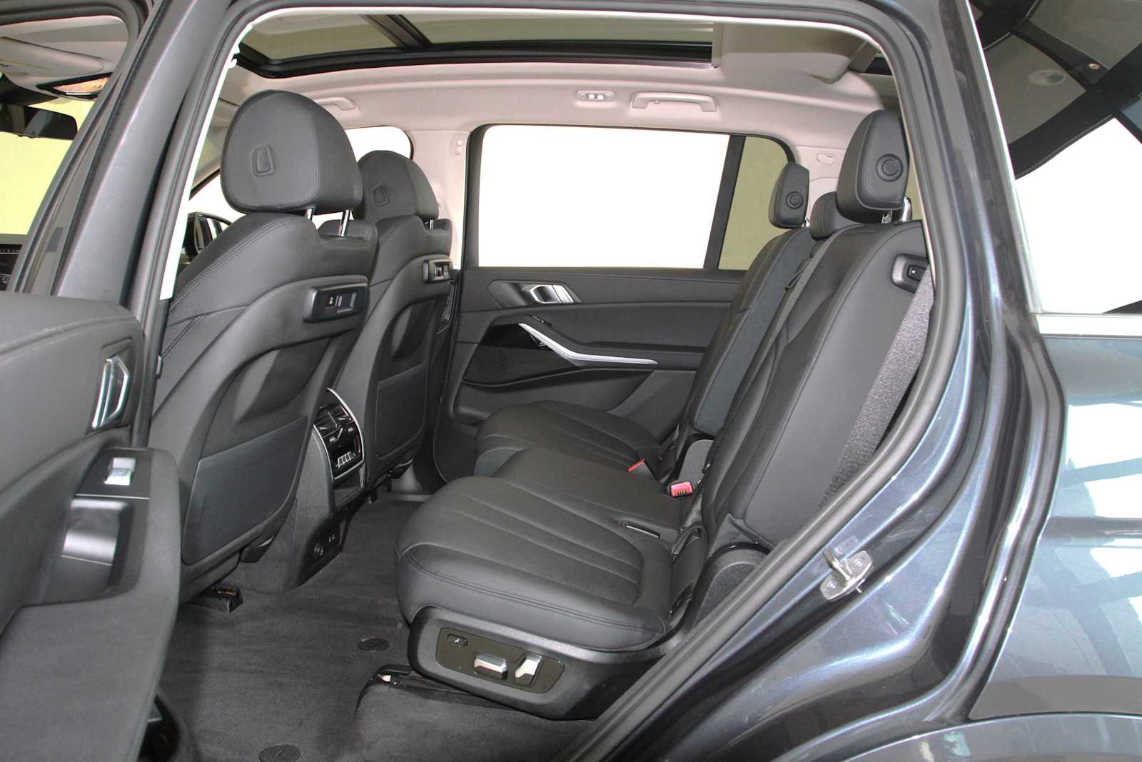 used 2021 BMW X7 car, priced at $43,497