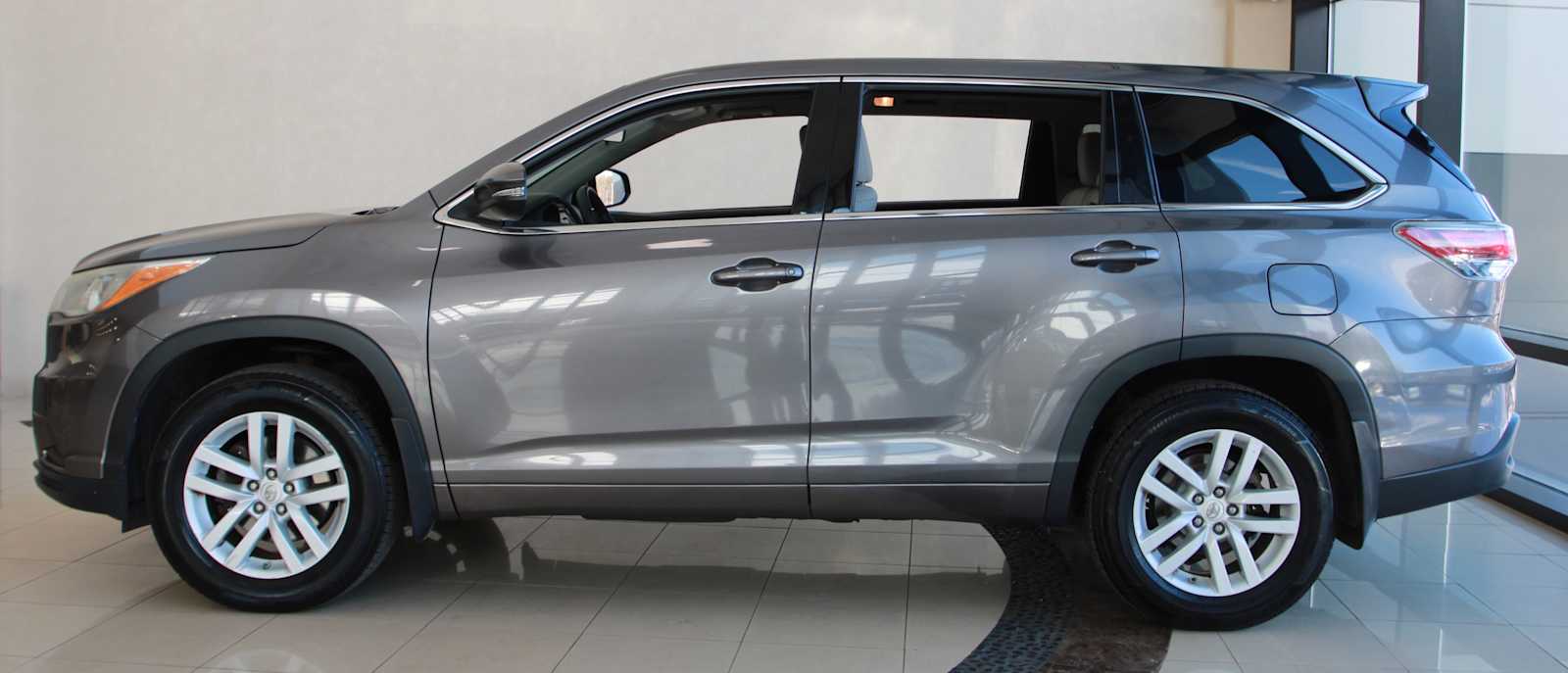 used 2015 Toyota Highlander car, priced at $18,197