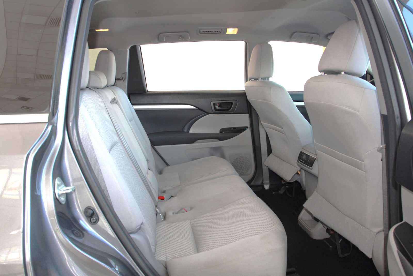 used 2015 Toyota Highlander car, priced at $18,197