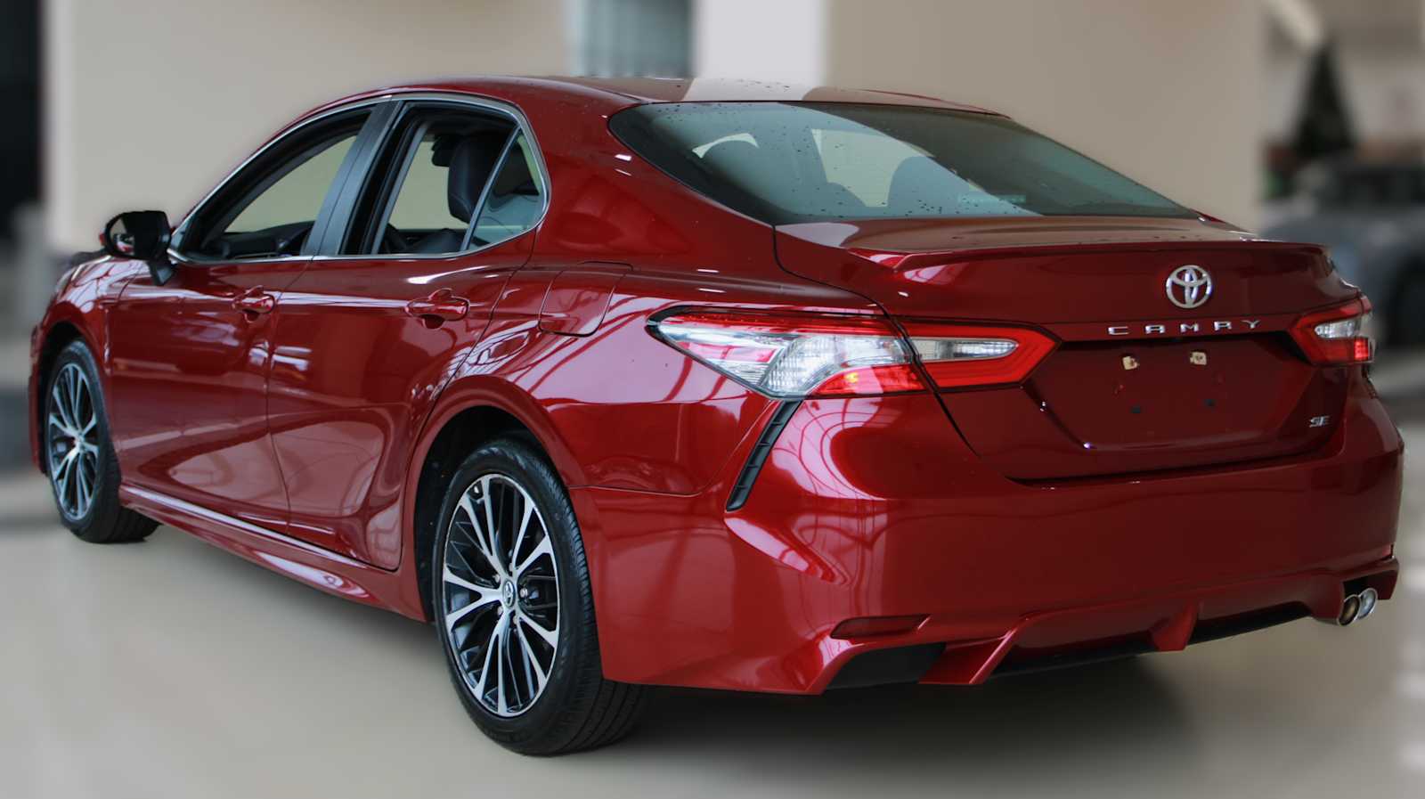 2018 Toyota Camry SE photo 3