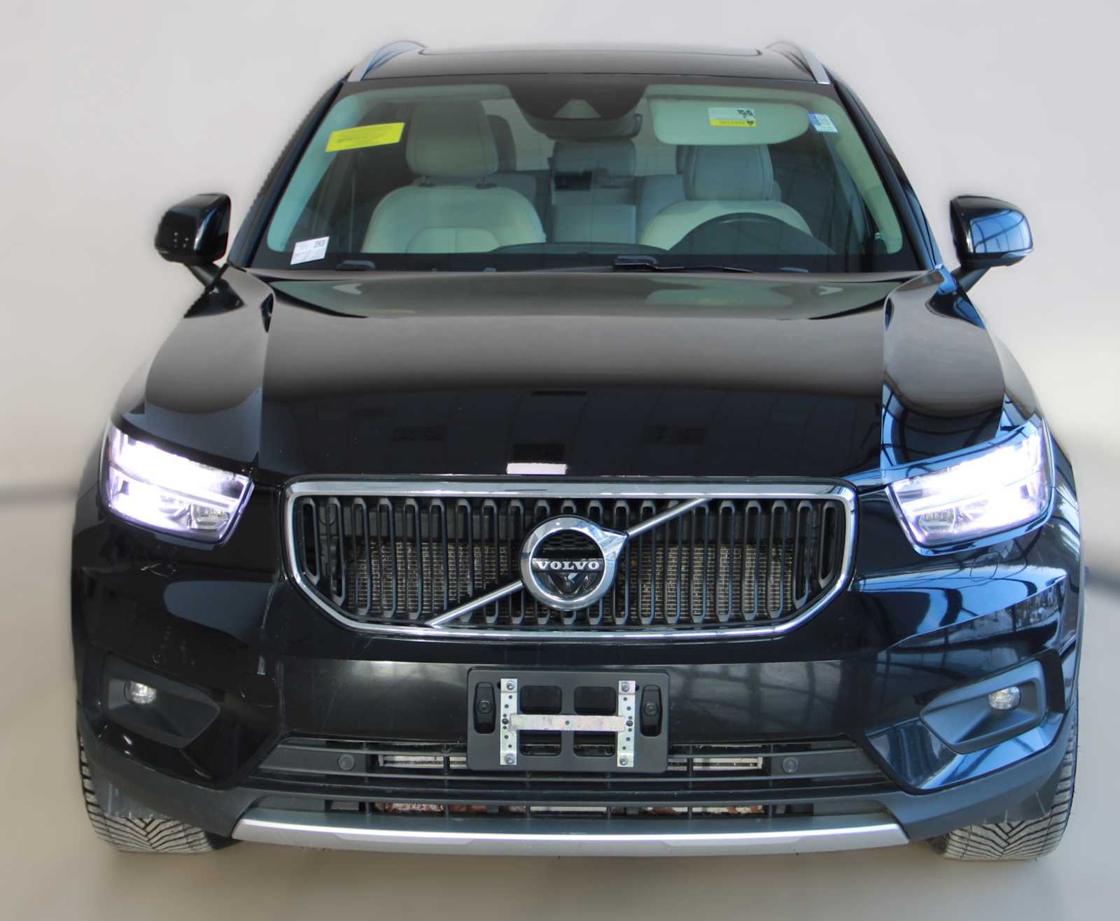 Used 2020 Volvo XC40 Momentum with VIN YV4162UKXL2286469 for sale in Sharon, MA