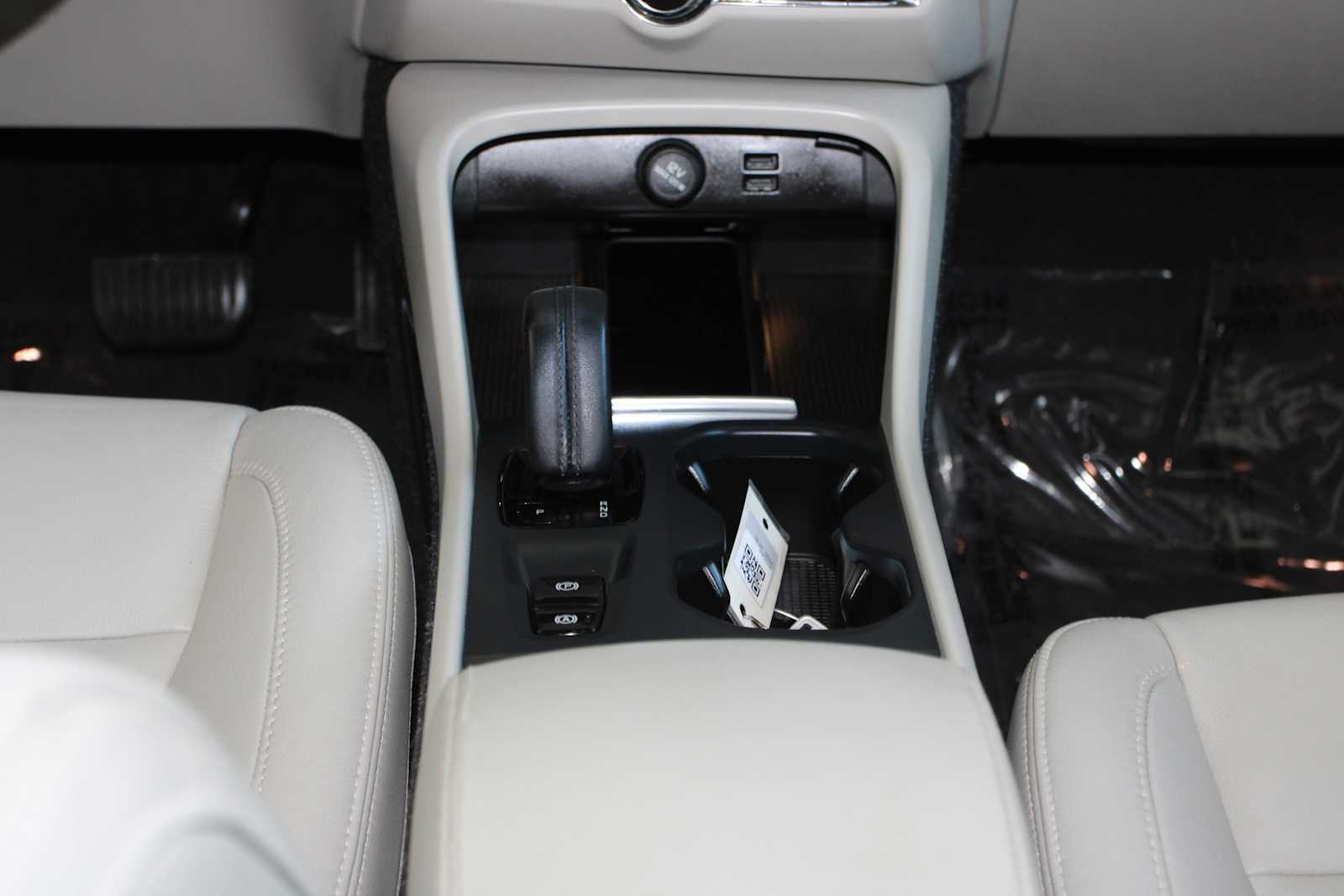 used 2020 Volvo XC40 car, priced at $17,497