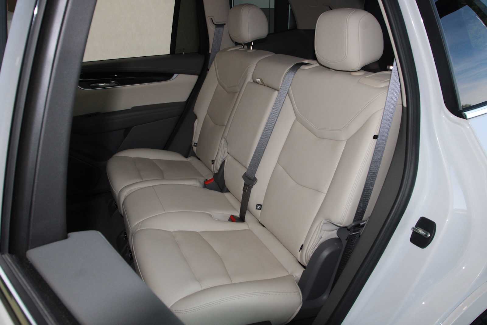 used 2022 Cadillac XT6 car, priced at $31,797