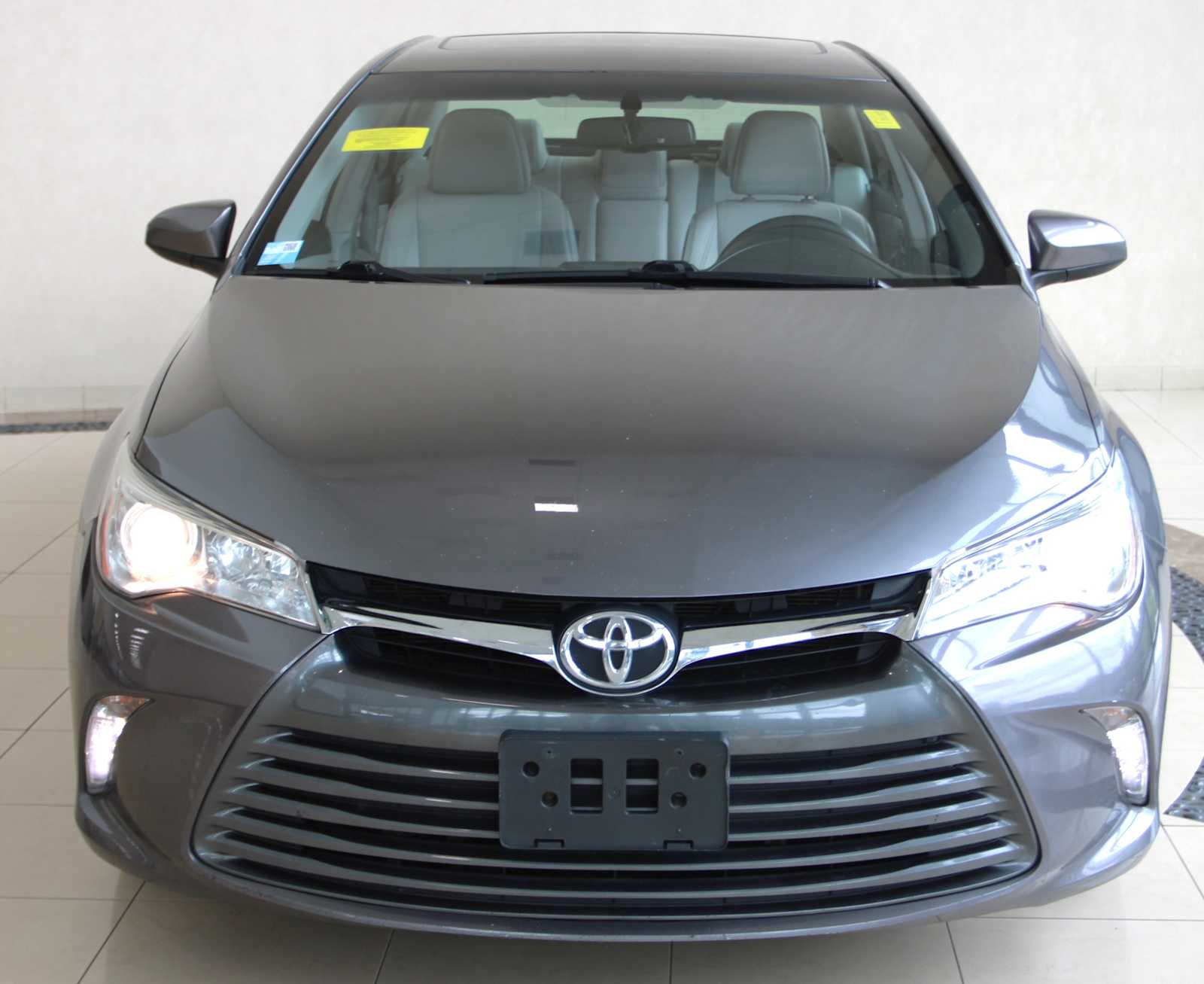 Used 2015 Toyota Camry XLE with VIN 4T1BF1FK3FU977152 for sale in Sharon, MA