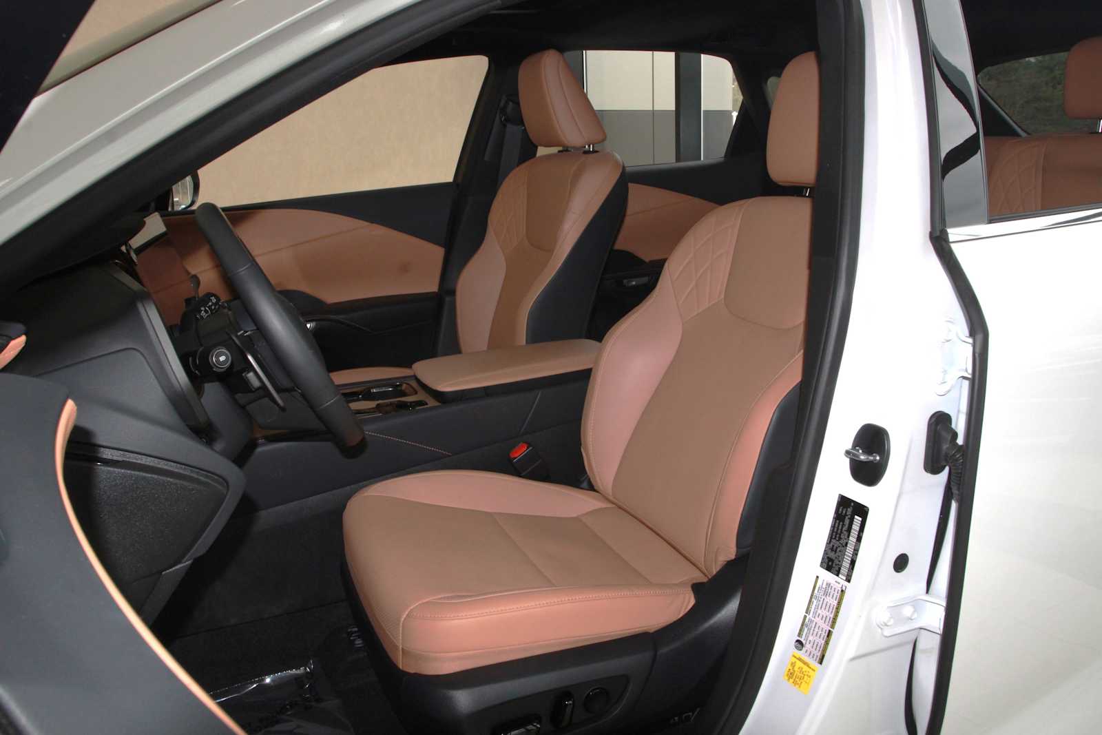 2025 Lexus RX 350 - Photo 7