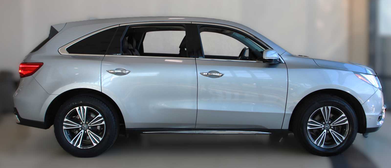 used 2017 Acura MDX car, priced at $19,497