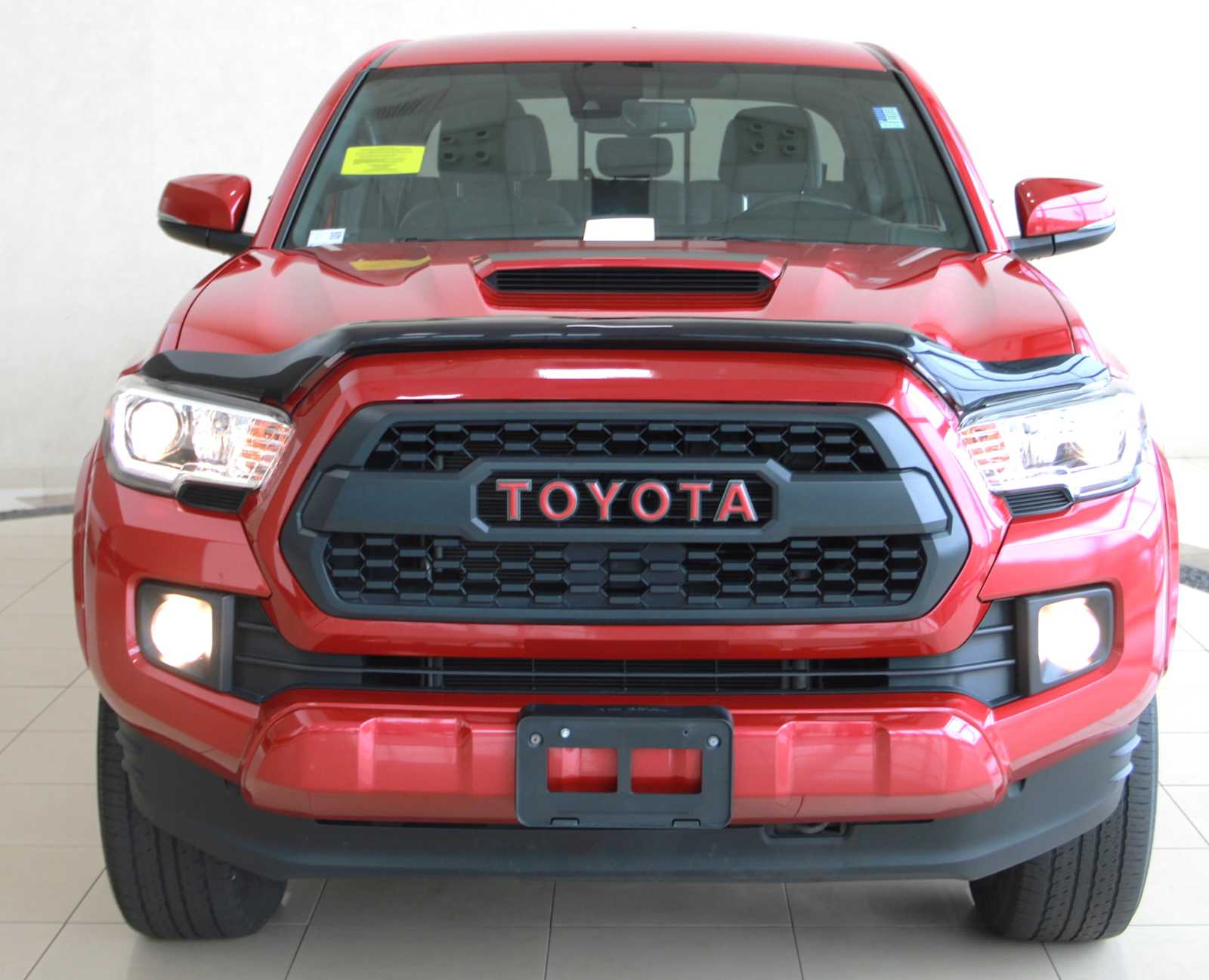 2019 Toyota Tacoma TRD Sport Double Cab photo 2