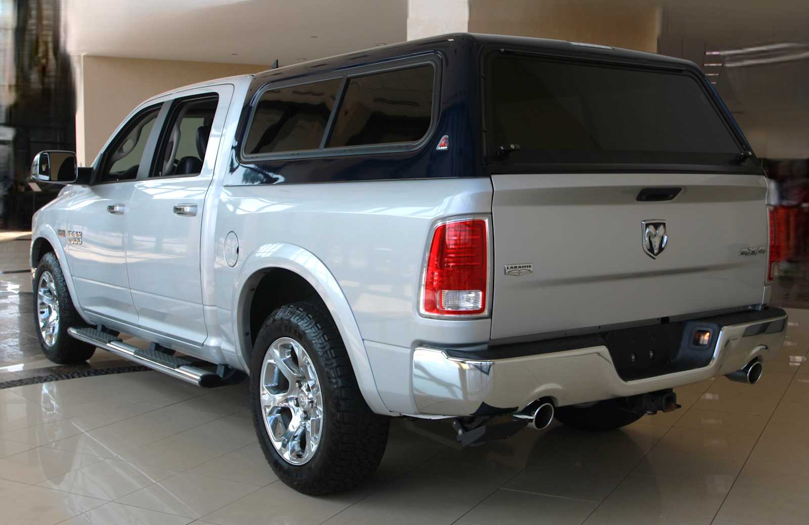 2016 Ram 1500 Laramie photo 3