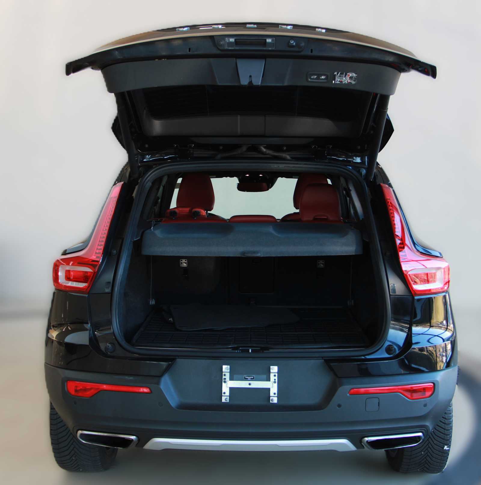 used 2019 Volvo XC40 car, priced at $17,697