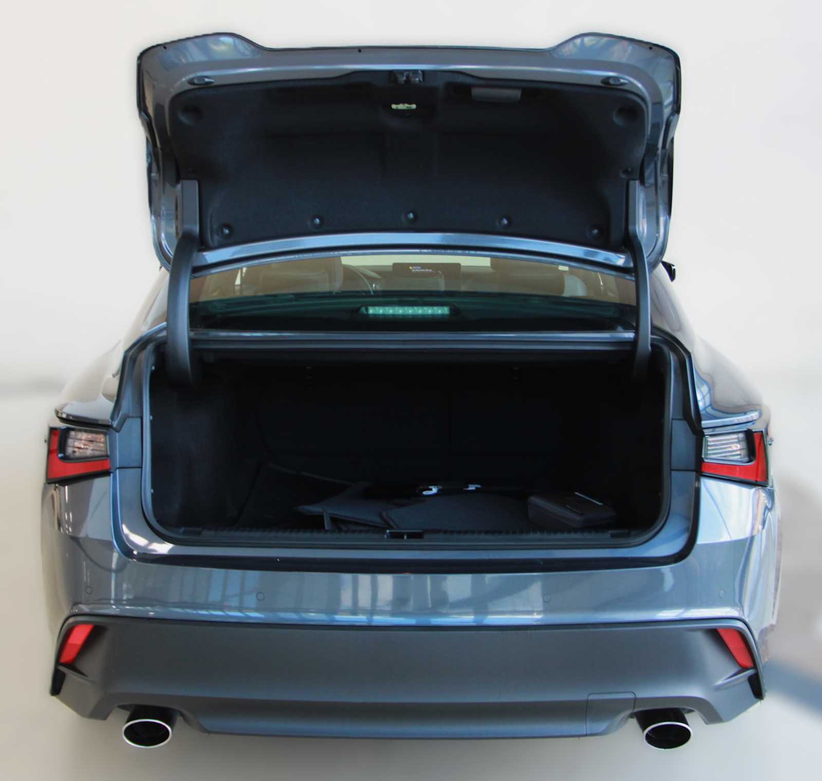 2023 Lexus IS 300 AWD photo 4