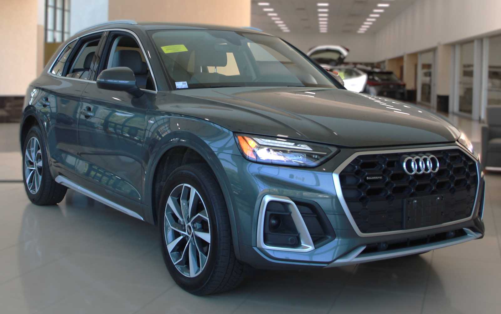 2022 Audi Q5 45 Premium's photo