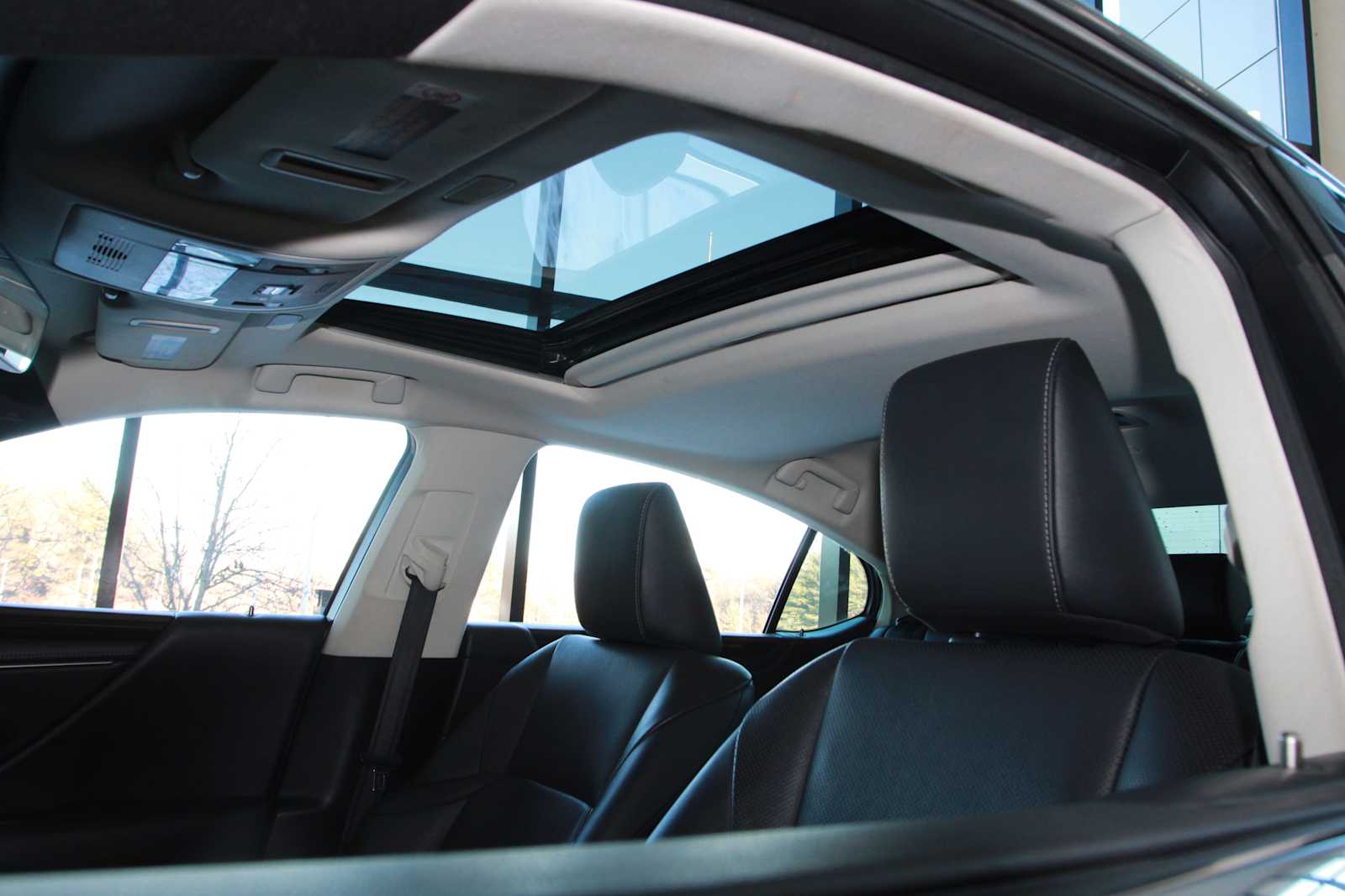 used 2020 Lexus ES 350 car, priced at $33,097