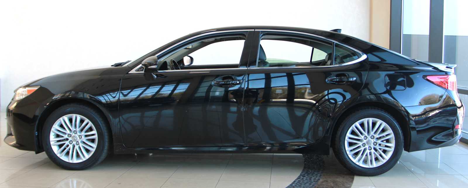 used 2015 Lexus ES 350 car, priced at $17,497