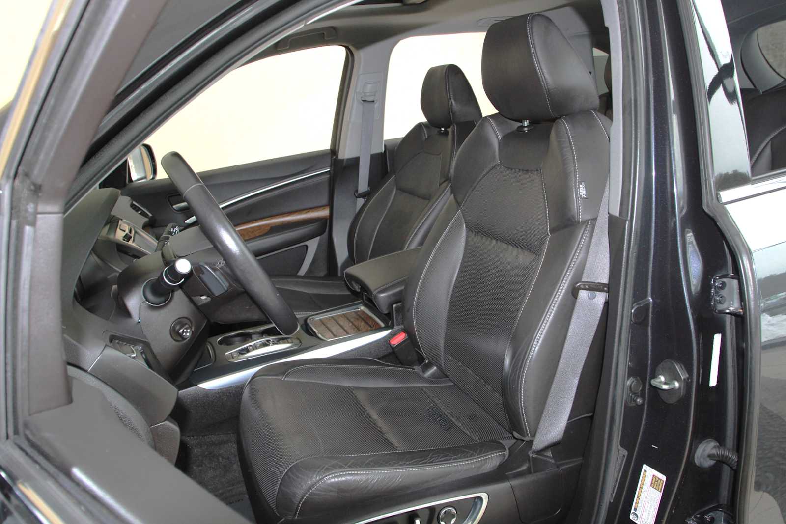 used 2020 Acura MDX car, priced at $24,497