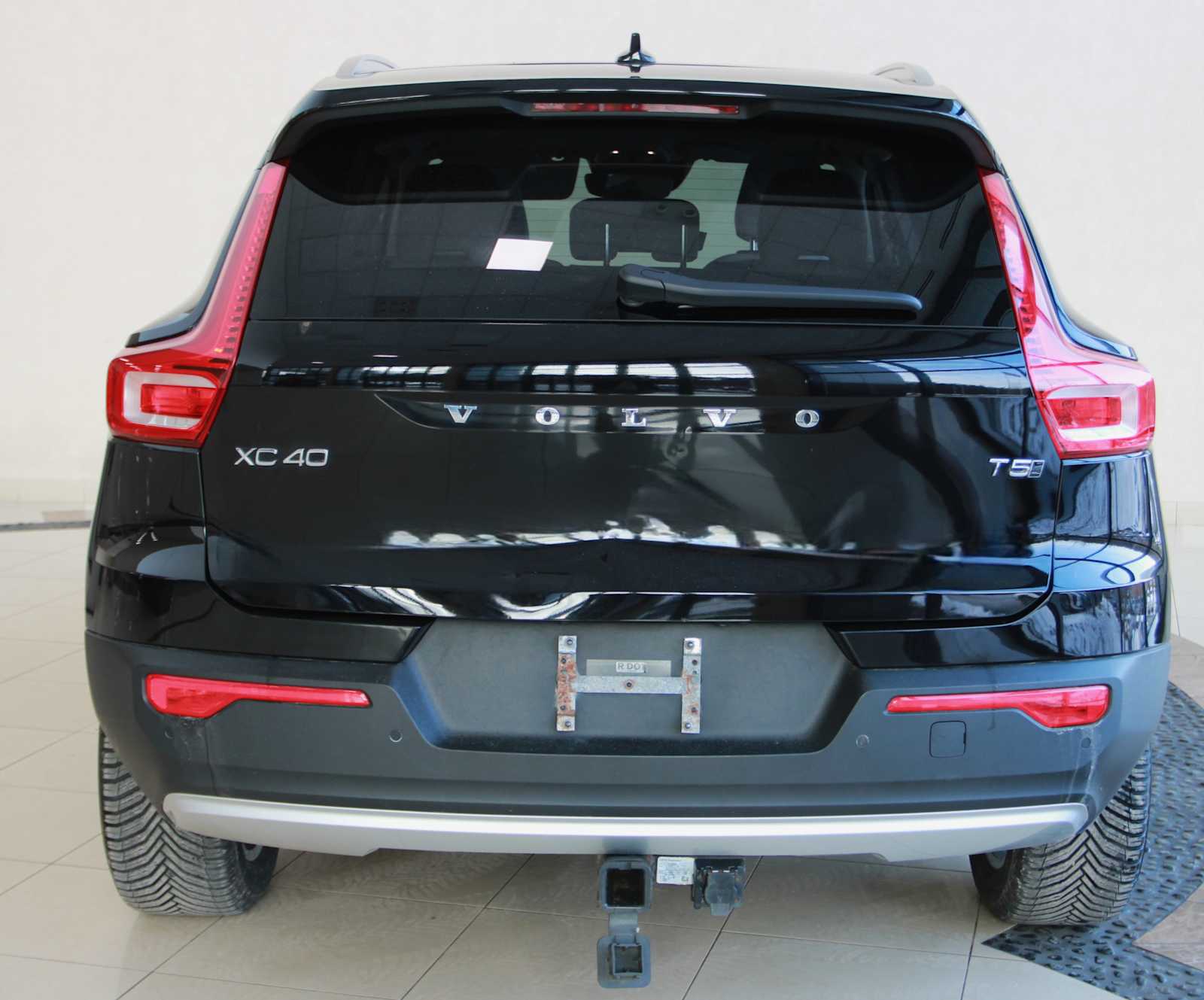 used 2020 Volvo XC40 car, priced at $17,497