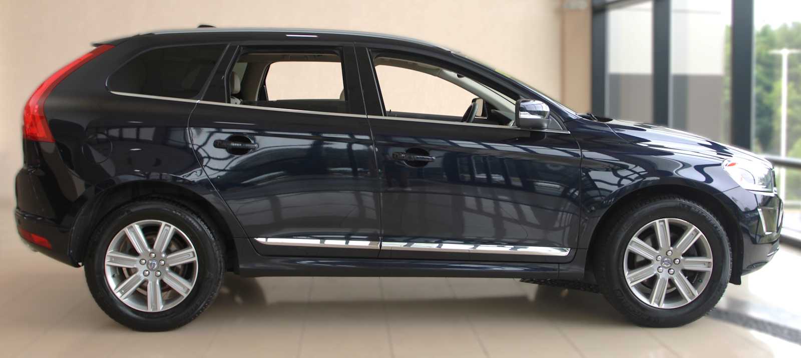 2017 Volvo XC60 12