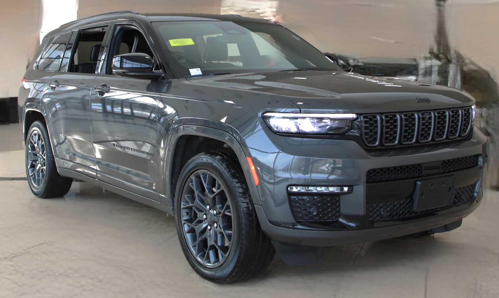 2024 Jeep Grand Cherokee L Summit's photo